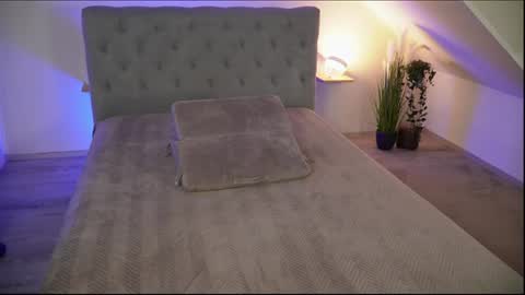 hotmilfbitch online show from 13, 6, 2026