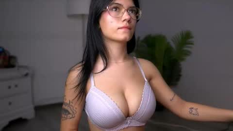 Molly online show from 6, 11, 2025