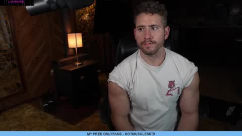 Snapshot of hotmuscles6t9 chatting on 7, 3, 2025 hotmuscles6t9 online show from 7, 3, 2025