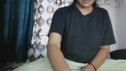 Snapshot of hotnsweetindian chatting on 18, 1, 2026 lola online show from 18, 1, 2026