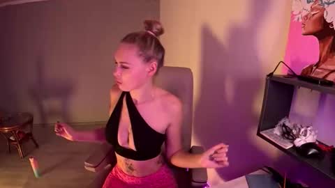 hotprincess2hot online show from 28, 11, 2025