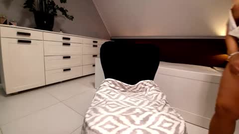 Mola online show from 20, 3, 2026