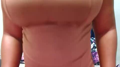 hotsmalltitsx online show from 14, 5, 2026