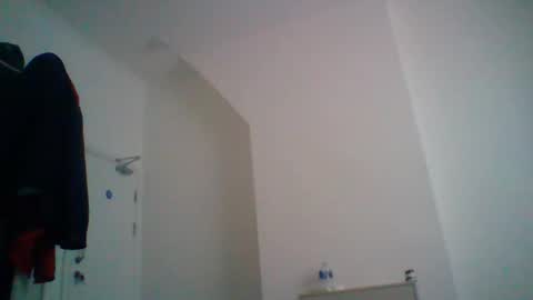 Snapshot of hotsurfdude1992 chatting on 23, 10, 2025 hotsurfdude1992 online show from 23, 10, 2025