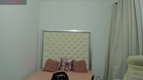 Snapshot of hott_eryka chatting on 19, 9, 2025 Eryka online show from 19, 9, 2025