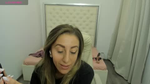 Snapshot of hott_eryka chatting on 13, 10, 2025 Eryka online show from 13, 10, 2025