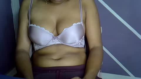 Snapshot of hottie_baddie14 chatting on 29, 9, 2025 hottie baddie14 online show from 29, 9, 2025