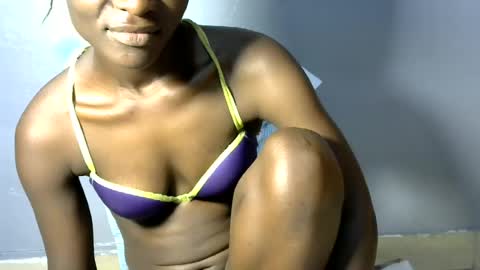 hottie_gal90 online show from 12, 7, 2026
