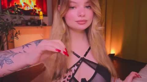 Snapshot of hottie_jane chatting on 7, 11, 2025 Jane online show from 7, 11, 2025