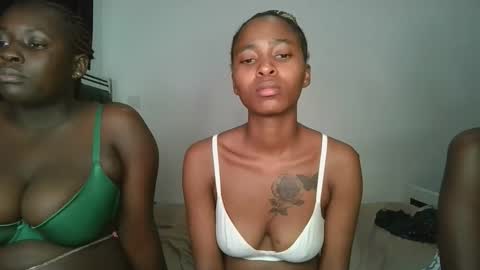 hottie_mistie online show from 22, 4, 2026