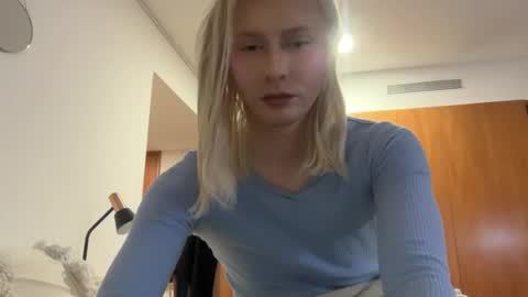 HotTransGirlie online show from 27, 6, 2026