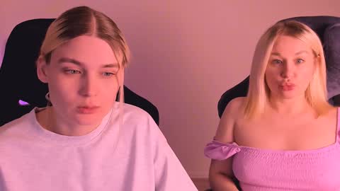 Snapshot of hottyblonds chatting on 31, 12, 2024 Nessie and Jessie online show from 31, 12, 2024