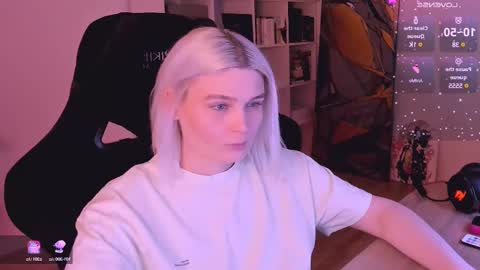 Snapshot of hottyblonds chatting on 17, 2, 2025 Nessie and Jessie online show from 17, 2, 2025