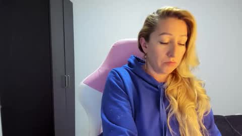 Snapshot of hottychrystal chatting on 7, 2, 2026 hottychrystal online show from 7, 2, 2026