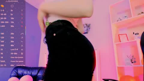 Snapshot of hottyvibess chatting on 10, 4, 2026 your baby online show from 10, 4, 2026