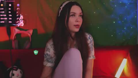 Snapshot of howtomeow chatting on 22, 9, 2025 Mia online show from 22, 9, 2025