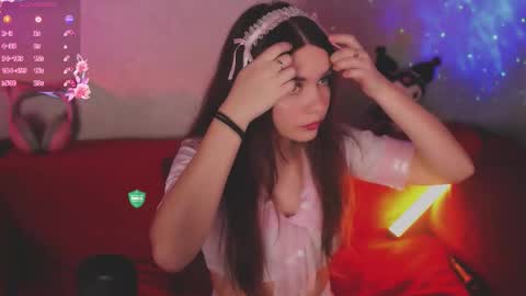 Snapshot of howtomeow chatting on 6, 10, 2025 Mia online show from 6, 10, 2025