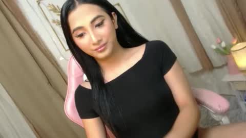 Snapshot of hugeasiancockandrea chatting on 30, 9, 2025 drea  online show from 30, 9, 2025