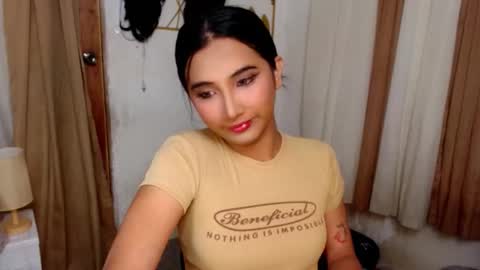 Snapshot of hugeasiancockandrea chatting on 22, 10, 2025 drea  online show from 22, 10, 2025