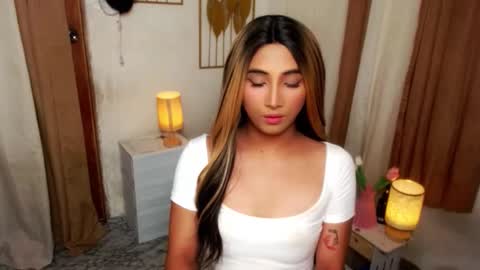 Snapshot of hugeasiancockandrea chatting on 27, 10, 2025 drea  online show from 27, 10, 2025