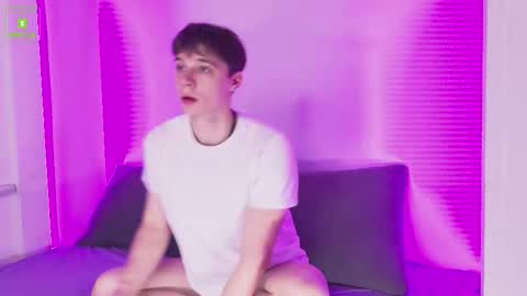 Snapshot of hugebangins_ chatting on 26, 9, 2025 ANTHONY online show from 26, 9, 2025