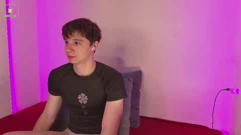 Snapshot of hugebangins_ chatting on 19, 10, 2025 ANTHONY online show from 19, 10, 2025