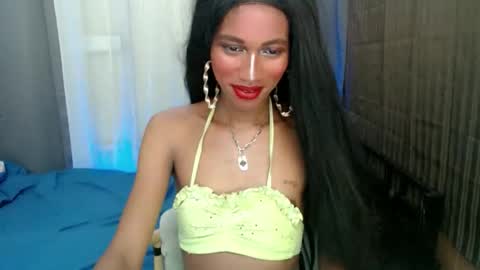 hugecock_caramel online show from 12, 4, 2026