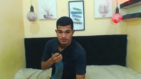 Snapshot of hugecock_twinks chatting on 5, 10, 2025 pablo  ubeer bigcock sexy twinks hot online show from 5, 10, 2025