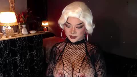 Snapshot of hugecockchristine chatting on 19, 9, 2025 Christine online show from 19, 9, 2025