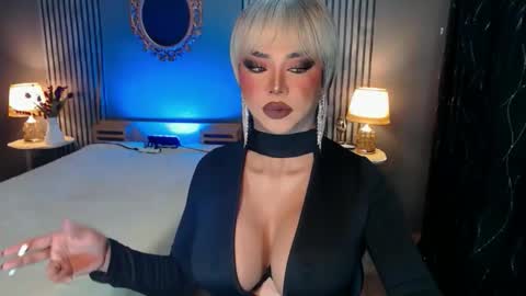 Snapshot of hugecockchristine chatting on 20, 10, 2025 Christine online show from 20, 10, 2025