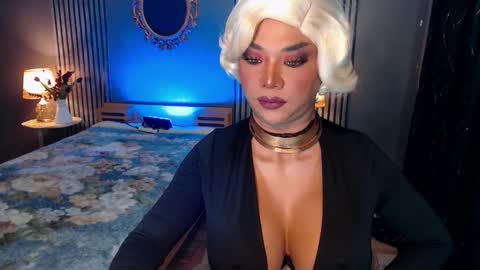 Snapshot of hugecockchristine chatting on 25, 10, 2025 Christine online show from 25, 10, 2025