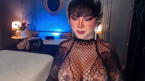 Snapshot of hugecockchristine chatting on 2, 11, 2025 Christine online show from 2, 11, 2025