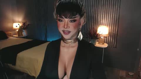 Snapshot of hugecockchristine chatting on 18, 12, 2025 Christine online show from 18, 12, 2025