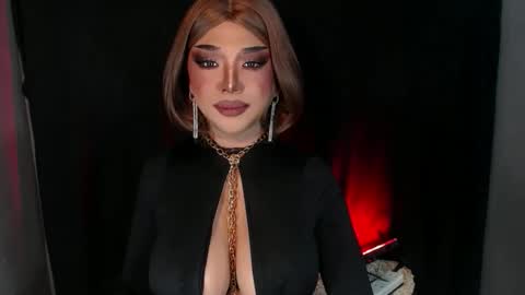 Snapshot of hugecockchristine chatting on 5, 1, 2026 Christine online show from 5, 1, 2026