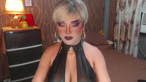 Snapshot of hugecockchristine chatting on 17, 1, 2026 Christine online show from 17, 1, 2026