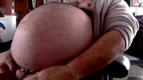 Huge Hairy Beergut online show from 24, 1, 2025