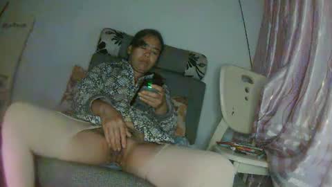 hujiajia520321431 online show from 27, 10, 2025