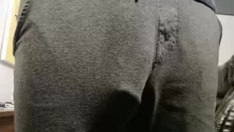 Snapshot of hung_hot_fit10 chatting on 12, 10, 2025 Big uncut cock dripping online show from 12, 10, 2025