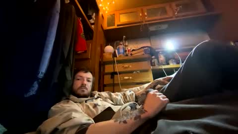 Snapshot of hungcocklg chatting on 15, 12, 2025 hungcocklg online show from 15, 12, 2025