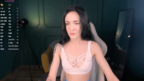 Snapshot of hungry_kitty66 chatting on 3, 10, 2025 Kitty online show from 3, 10, 2025