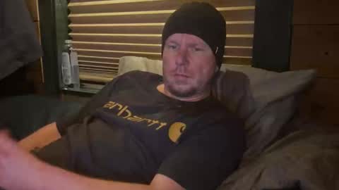 Snapshot of hungsingledad79 chatting on 3, 1, 2025 HuingsingleDad79 online show from 3, 1, 2025