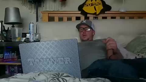 Snapshot of hungsingledad79 chatting on 23, 3, 2026 HuingsingleDad79 online show from 23, 3, 2026