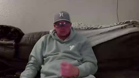 Snapshot of hungsingledad79 chatting on 6, 4, 2026 HuingsingleDad79 online show from 6, 4, 2026