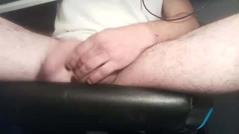Hung8Inch online show from 18, 12, 2024