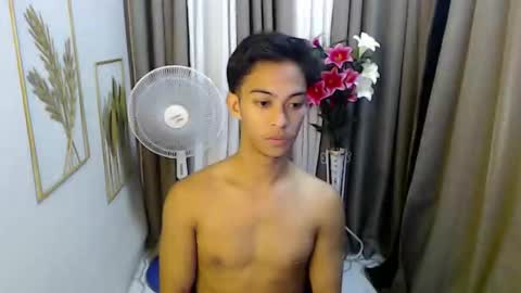 Snapshot of hunk_edward chatting on 4, 5, 2026 hunk_edward online show from 4, 5, 2026