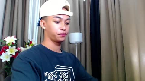 Snapshot of hunk_edward chatting on 24, 6, 2026 hunk_edward online show from 24, 6, 2026