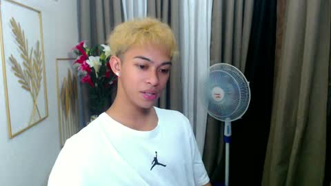 Snapshot of hunk_edward chatting on 29, 6, 2026 hunk_edward online show from 29, 6, 2026