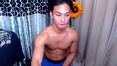 Snapshot of hunk_edward chatting on 15, 7, 2026 hunk_edward online show from 15, 7, 2026