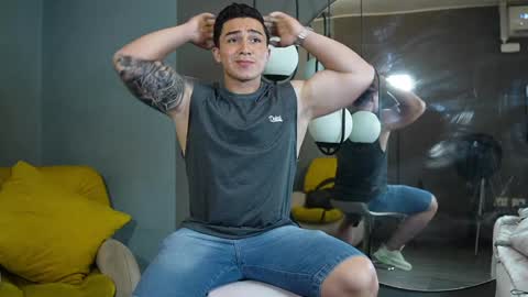 Snapshot of hunk_ryan chatting on 26, 1, 2025 hunk_ryan online show from 26, 1, 2025