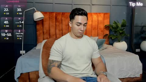 Snapshot of hunk_ryan chatting on 1, 2, 2025 hunk_ryan online show from 1, 2, 2025